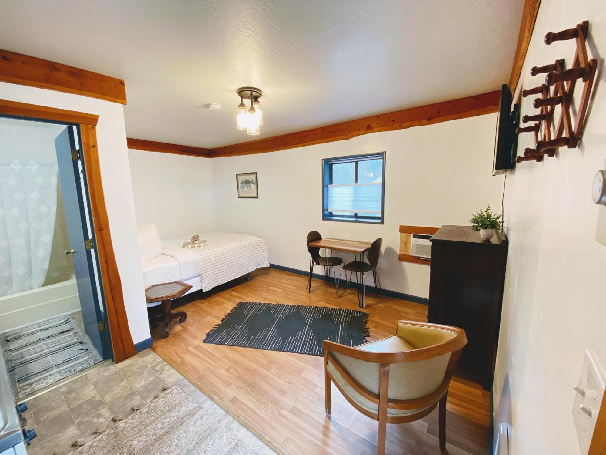 Flathead Lake Resort Woods Bay ภายนอก รูปภาพ