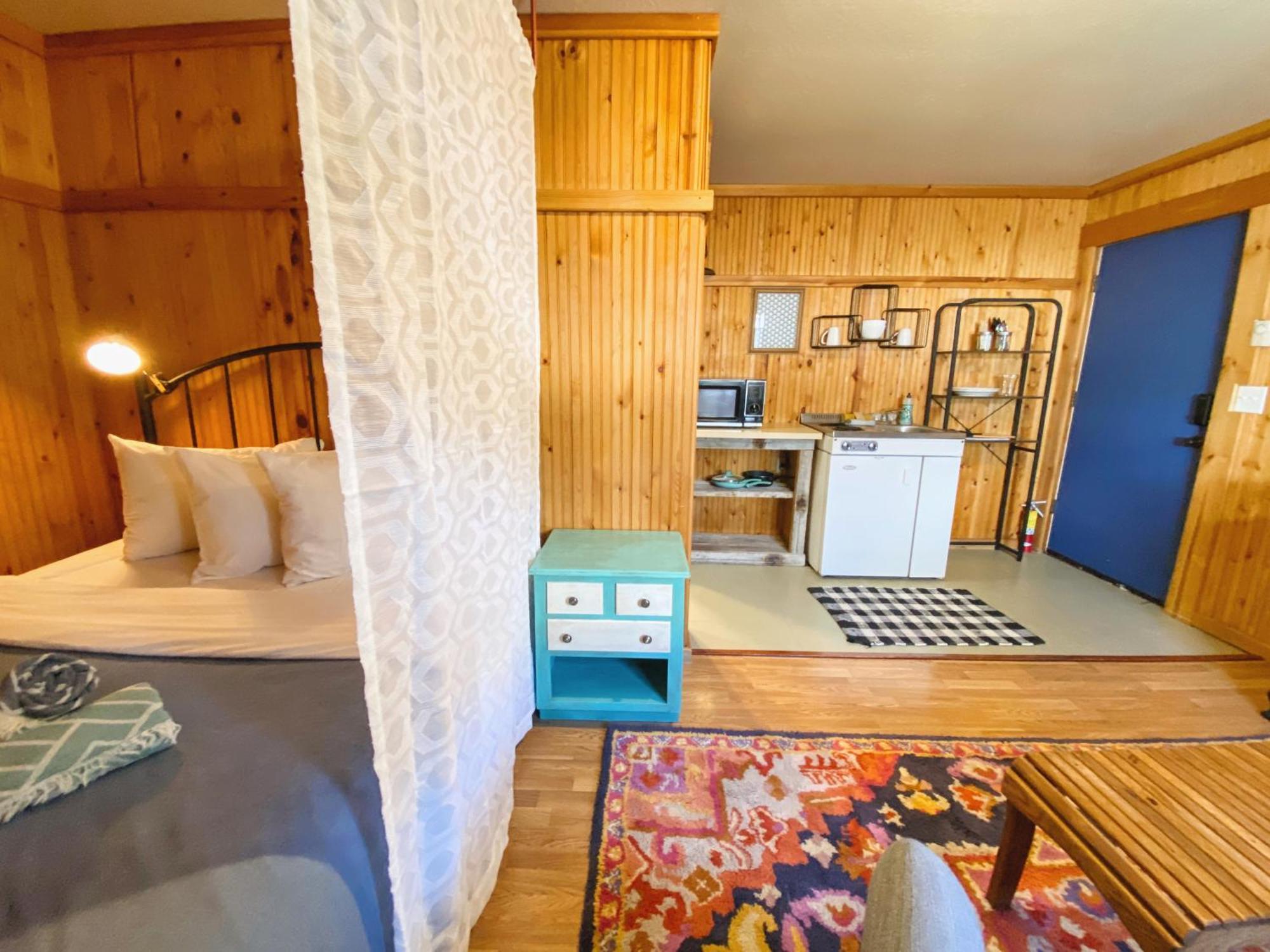Flathead Lake Resort Woods Bay ภายนอก รูปภาพ