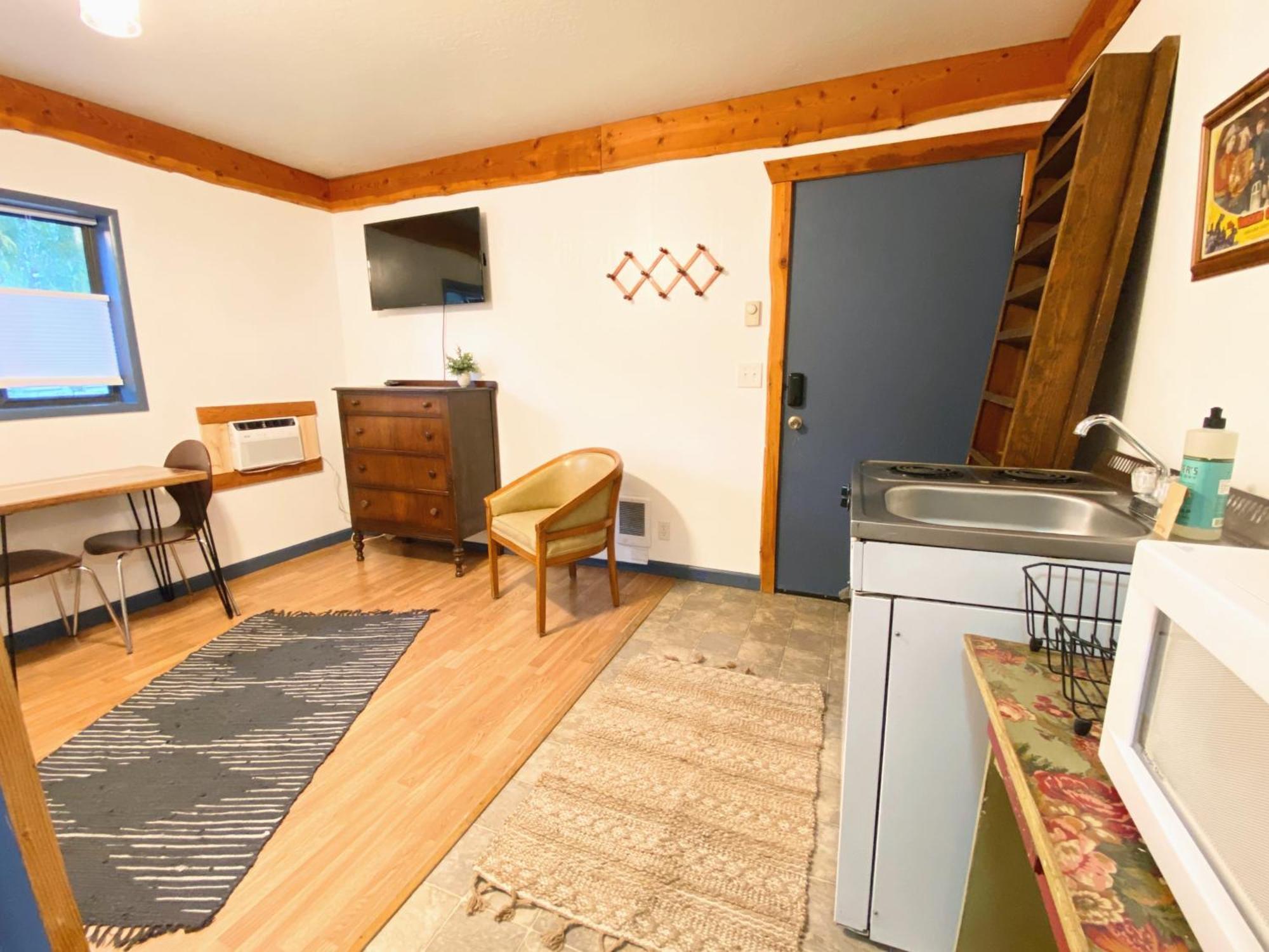 Flathead Lake Resort Woods Bay ภายนอก รูปภาพ